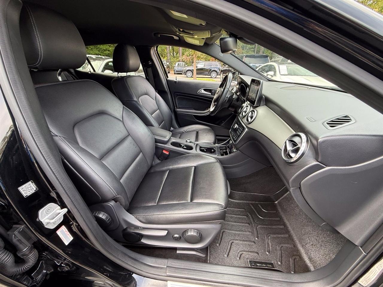 Mercedes-Benz GLA-Class  2016