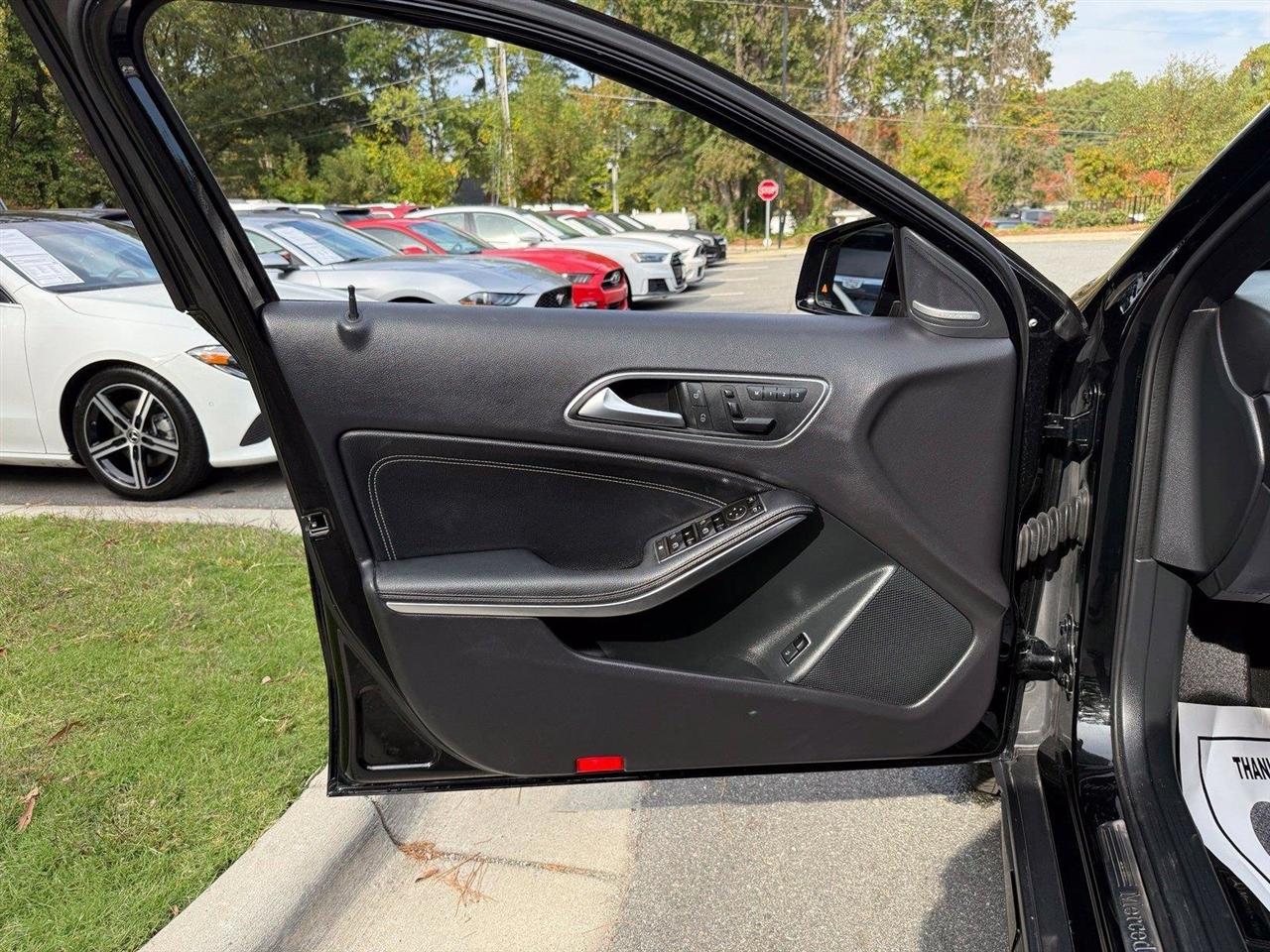 Mercedes-Benz GLA-Class  2016