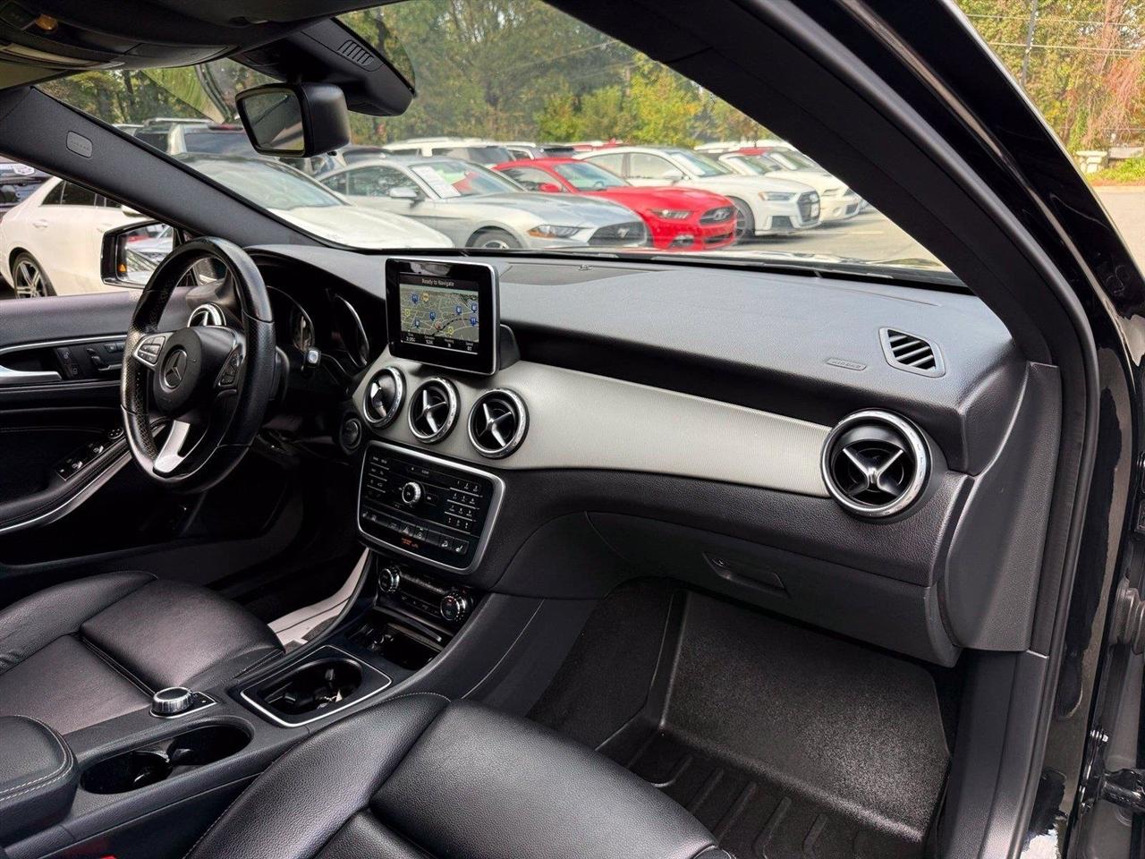 Mercedes-Benz GLA-Class  2016