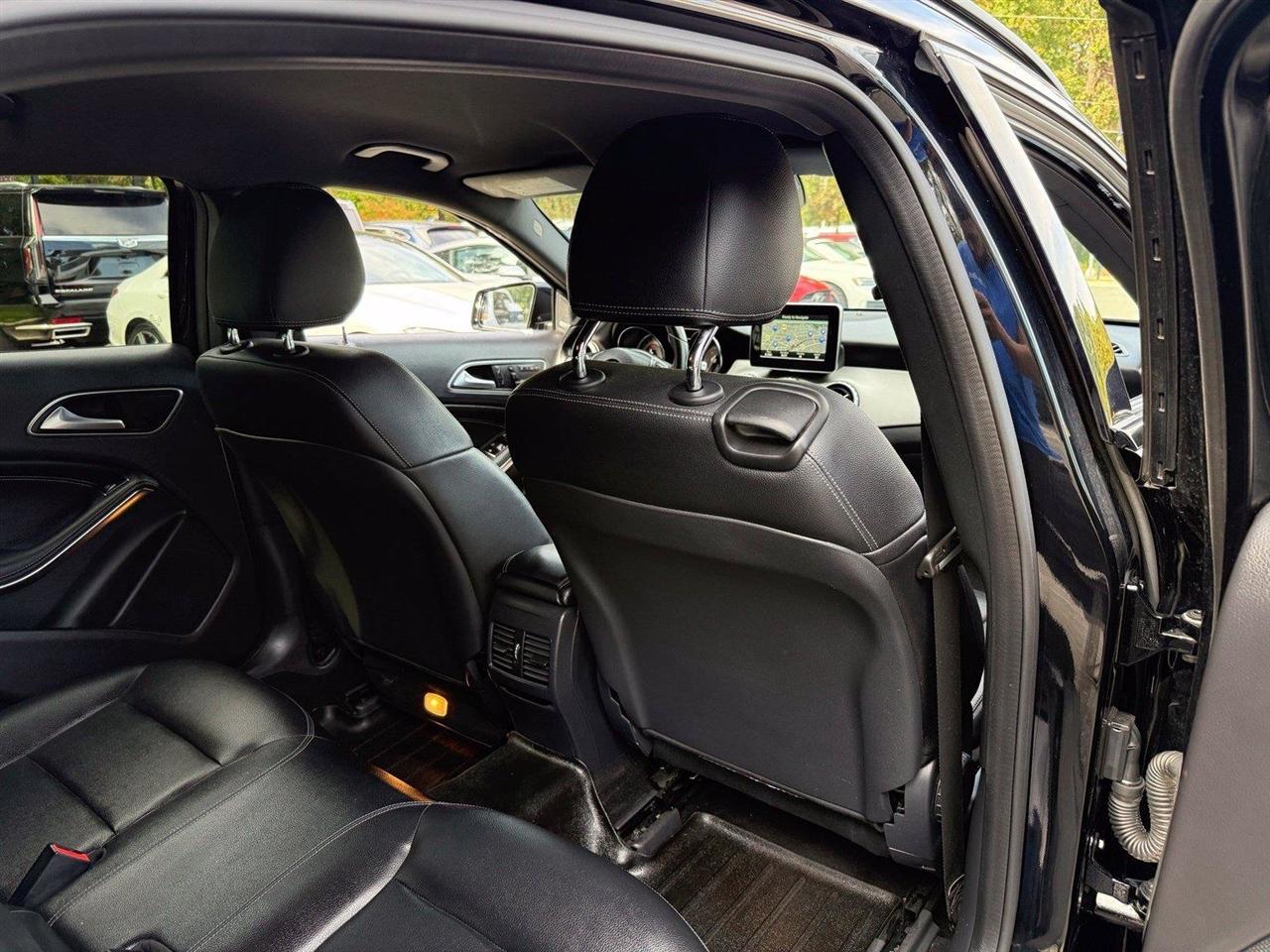 Mercedes-Benz GLA-Class  2016
