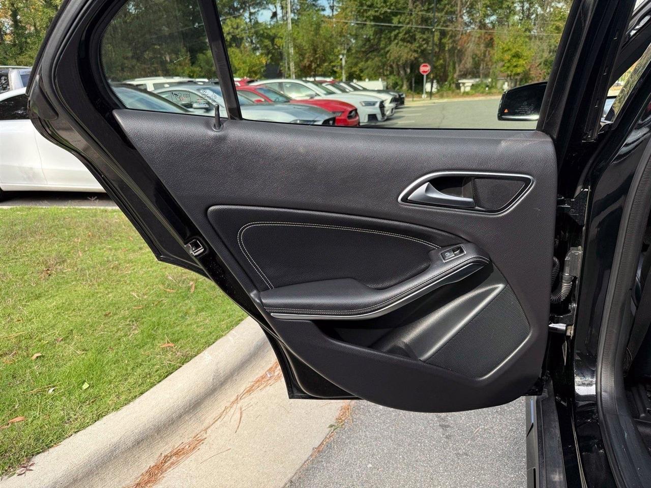 Mercedes-Benz GLA-Class  2016