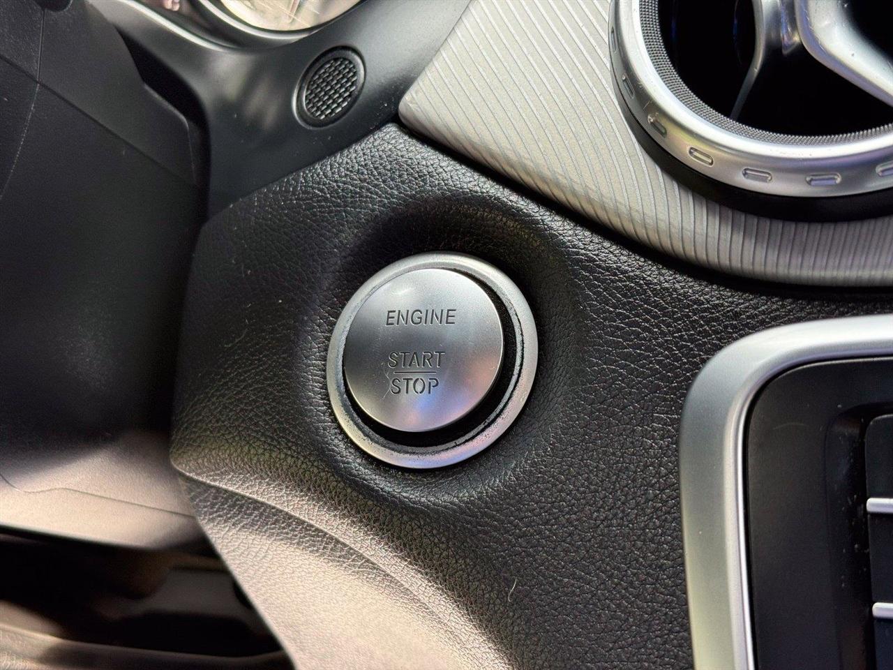 Mercedes-Benz GLA-Class  2016