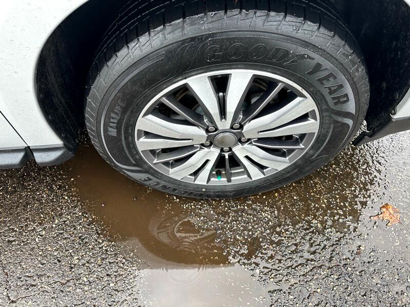 Nissan Pathfinder SL 4WD 2020