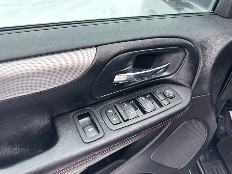 Dodge Grand Caravan R/T 2011