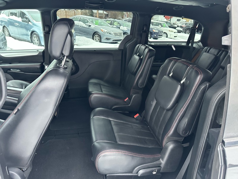 Dodge Grand Caravan R/T 2011