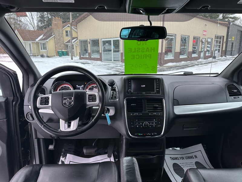 Dodge Grand Caravan R/T 2011