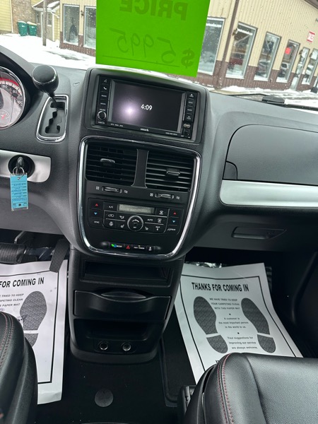 Dodge Grand Caravan R/T 2011