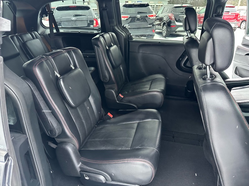 Dodge Grand Caravan R/T 2011