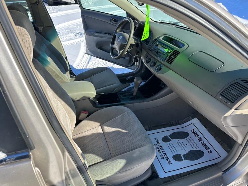 Toyota Camry LE 2002