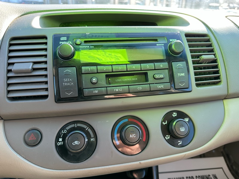 Toyota Camry LE 2002