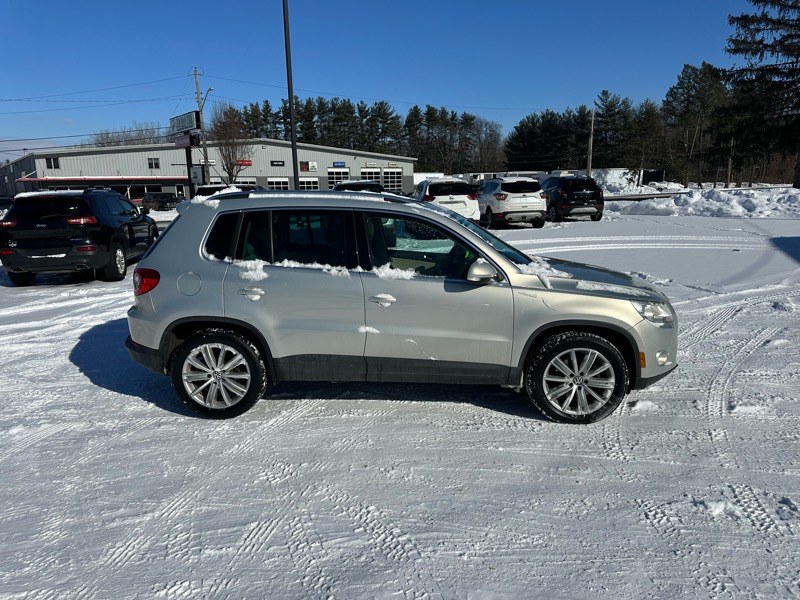 Volkswagen Tiguan SEL 2011