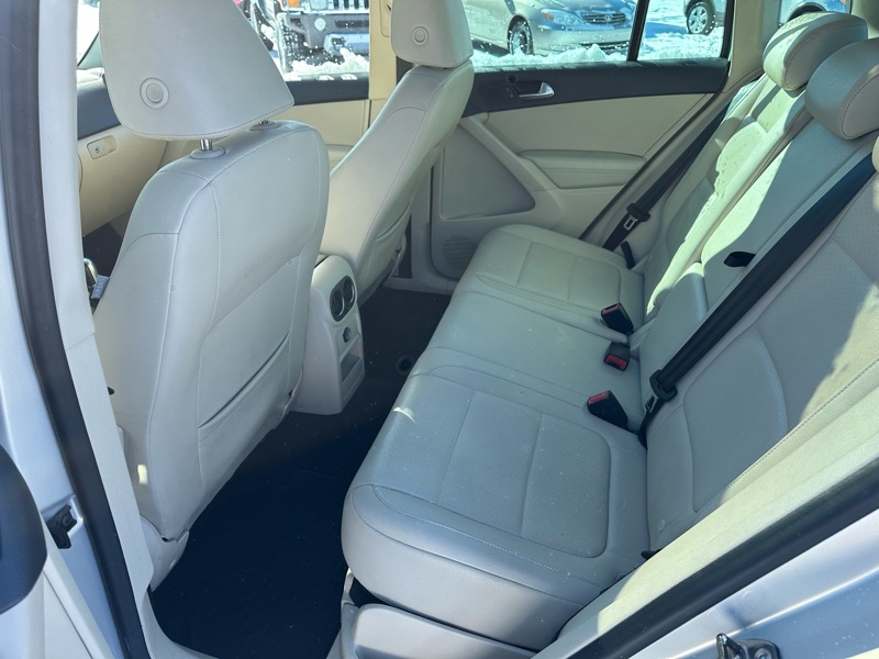 Volkswagen Tiguan SEL 2011