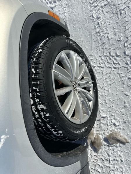 Volkswagen Tiguan SEL 2011