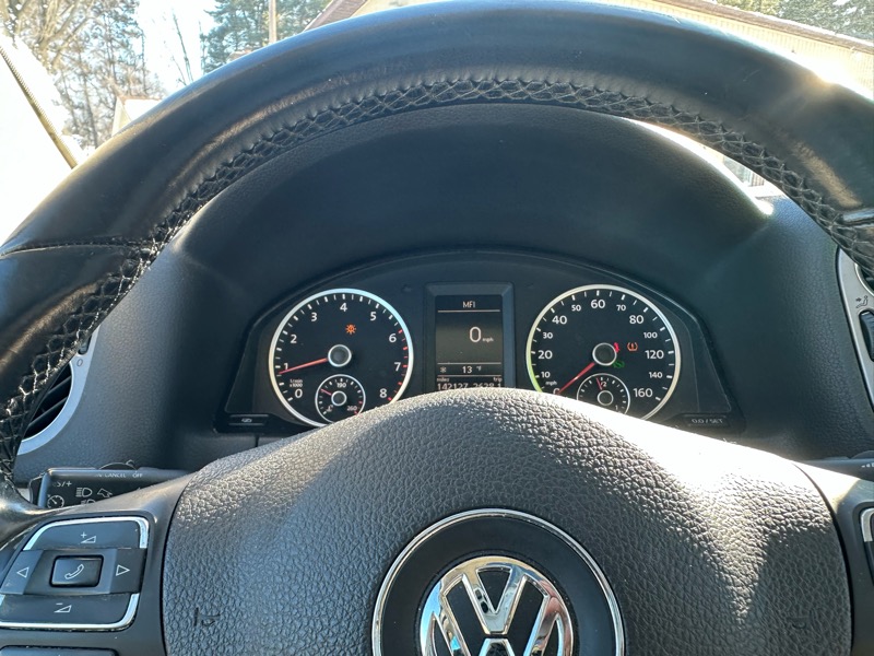 Volkswagen Tiguan SEL 2011