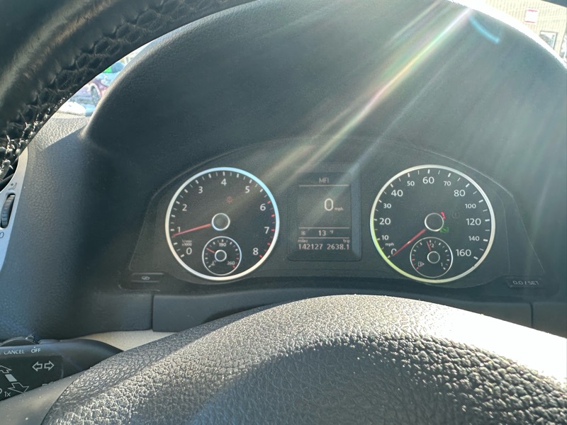 Volkswagen Tiguan SEL 2011