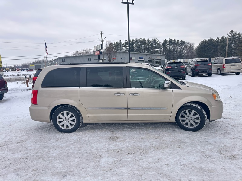 2012 Chrysler Town & Country Touring-L