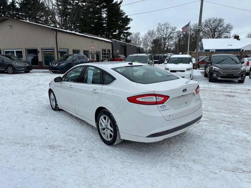Ford Fusion SE 2016
