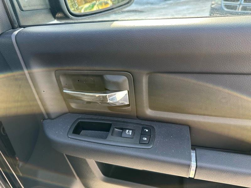 RAM 1500 Sport Quad Cab 4WD 2012