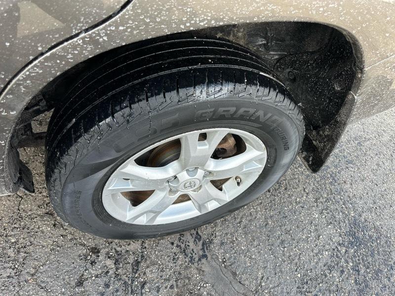 Toyota RAV4 Base I4 4WD 2011