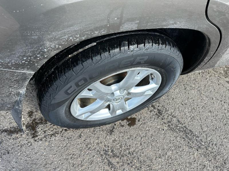 Toyota RAV4 Base I4 4WD 2011