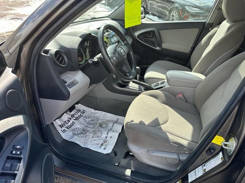 Toyota RAV4 Base I4 4WD 2011