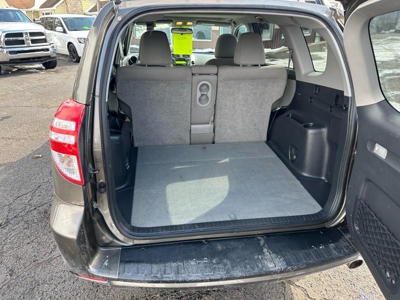 Toyota RAV4 Base I4 4WD 2011