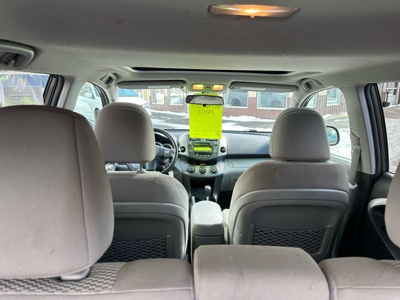 Toyota RAV4 Base I4 4WD 2011