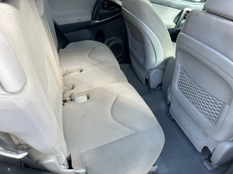 Toyota RAV4 Base I4 4WD 2011