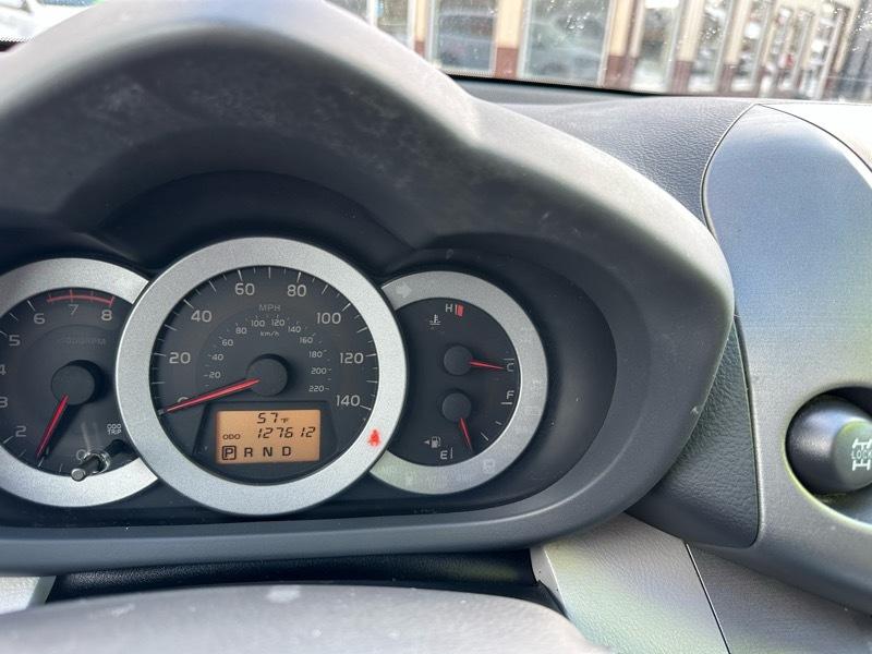 Toyota RAV4 Base I4 4WD 2011