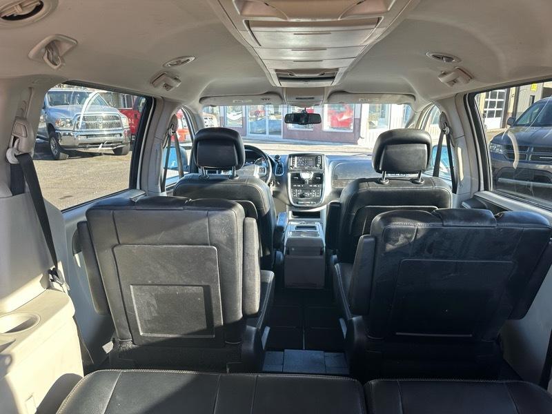 Chrysler Town & Country Touring 2013
