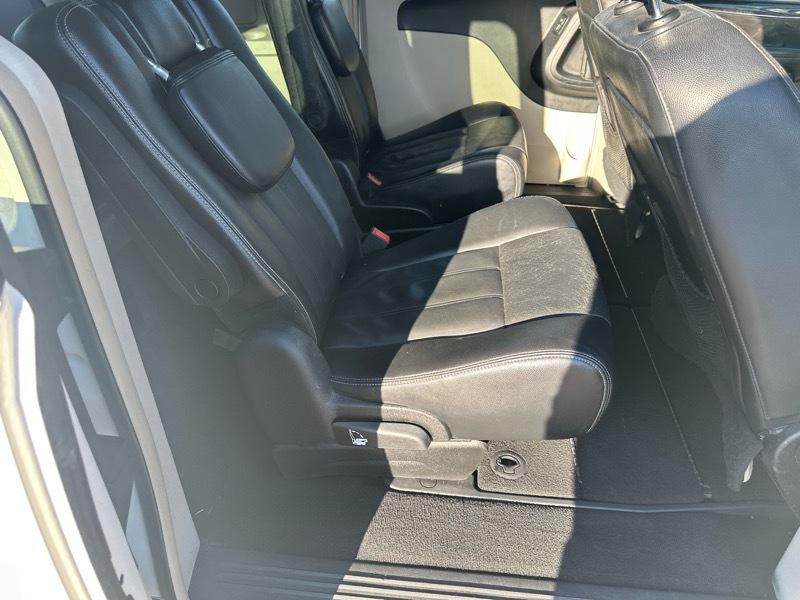 Chrysler Town & Country Touring 2013