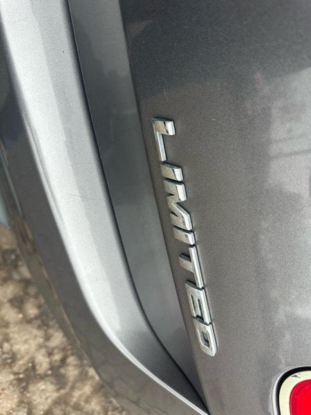 Ford Taurus Limited FWD 2011