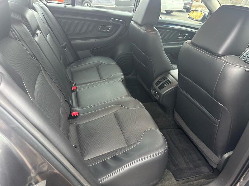 Ford Taurus Limited FWD 2011