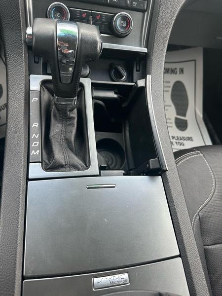 Ford Taurus Limited FWD 2011