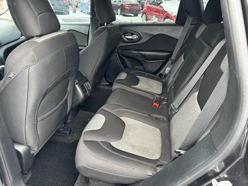 Jeep Cherokee Sport 2015