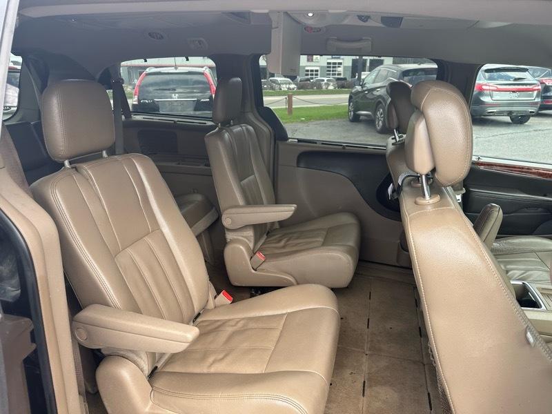 Chrysler Town & Country Touring 2016