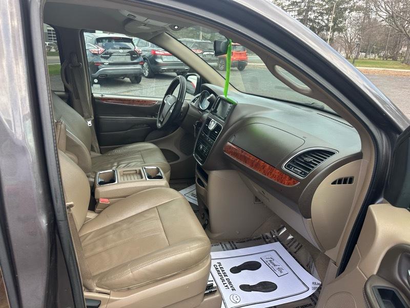 Chrysler Town & Country Touring 2016