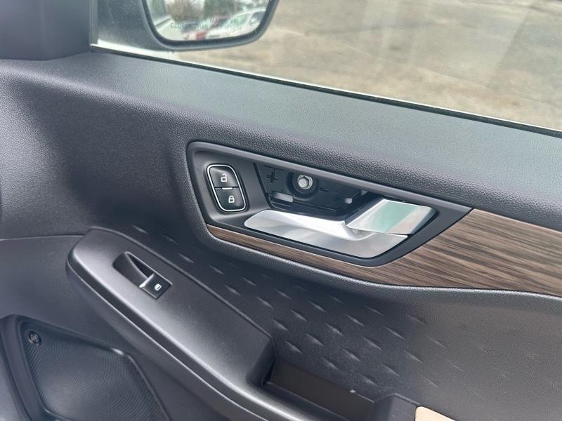 Ford Escape Titanium 4WD 2020