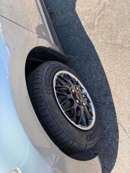 Nissan Versa 1.8 SL Hatchback 2011