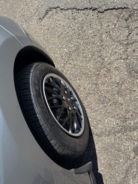 Nissan Versa 1.8 SL Hatchback 2011