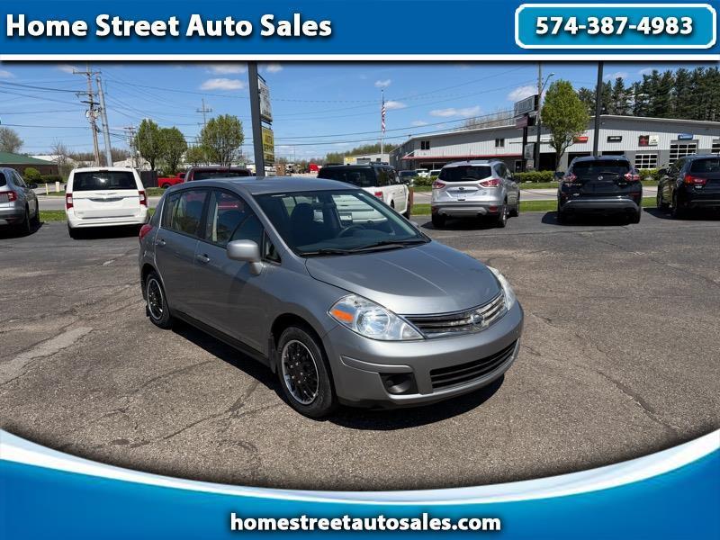 Nissan Versa 1.8 SL Hatchback 2011