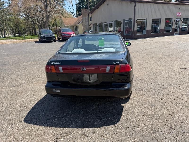 Nissan Sentra Base 1997