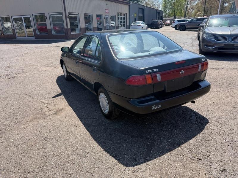 Nissan Sentra Base 1997