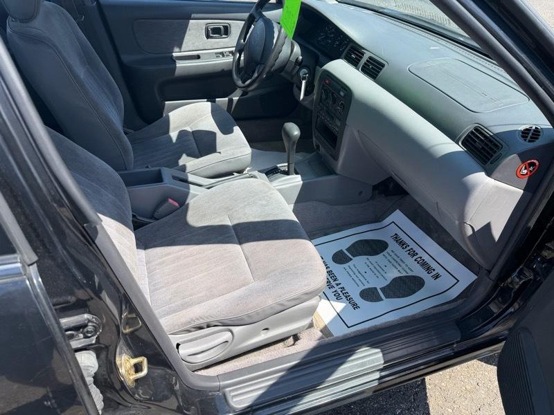 Nissan Sentra Base 1997