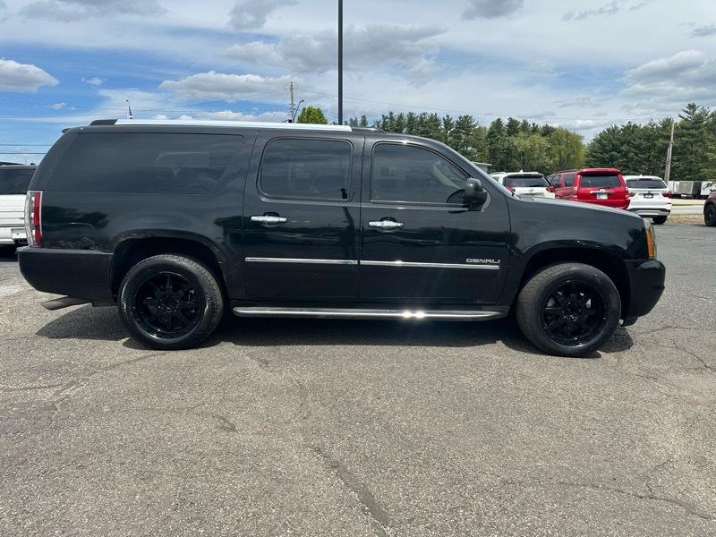 GMC Yukon Denali XL 4WD 2010