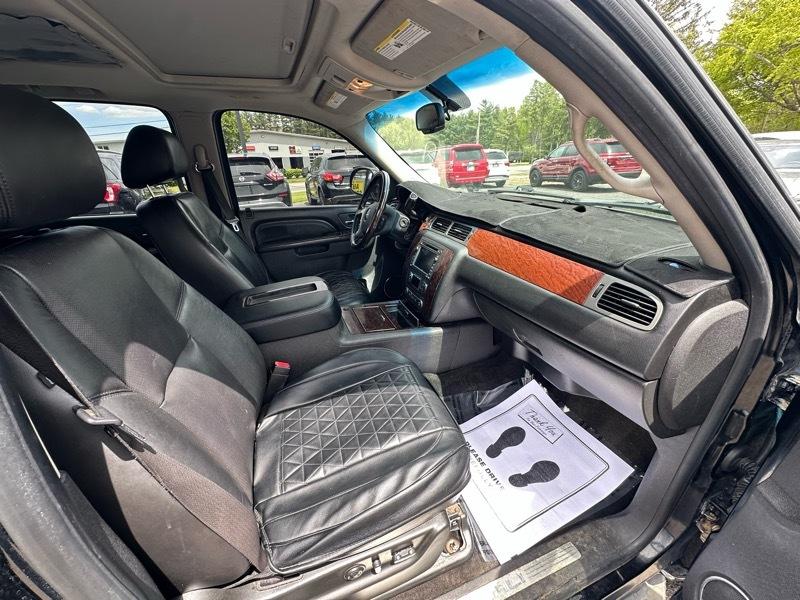 GMC Yukon Denali XL 4WD 2010
