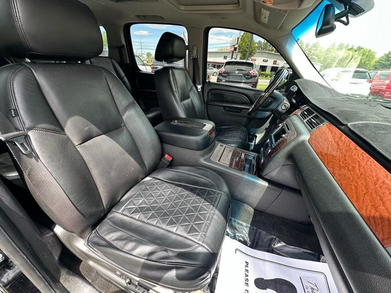 GMC Yukon Denali XL 4WD 2010