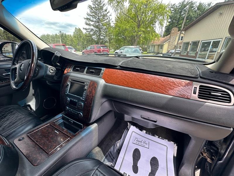 GMC Yukon Denali XL 4WD 2010