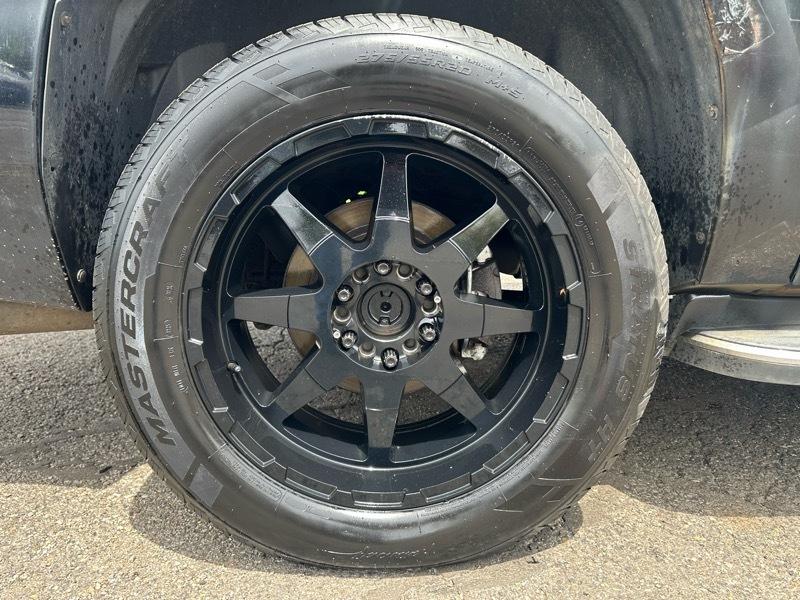 GMC Yukon Denali XL 4WD 2010