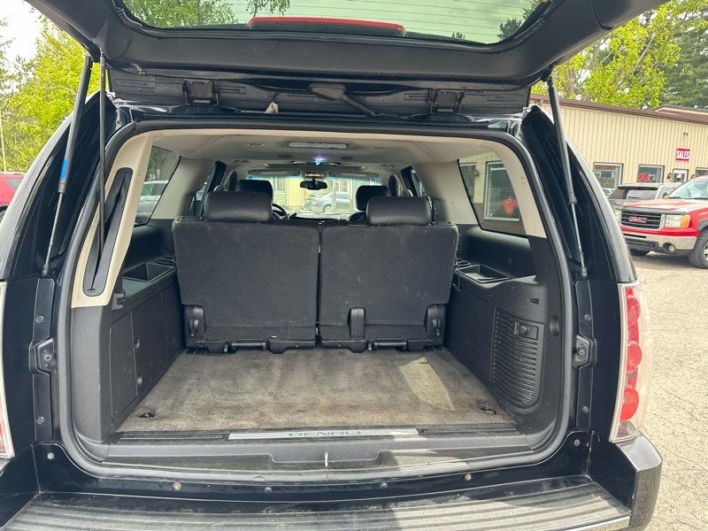 GMC Yukon Denali XL 4WD 2010